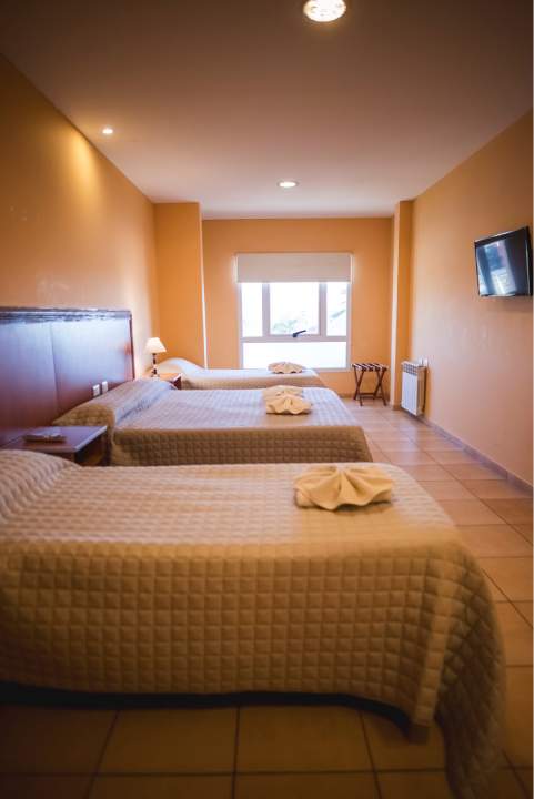 Habitación quíntuple Hotel Mónaco - camas individuales